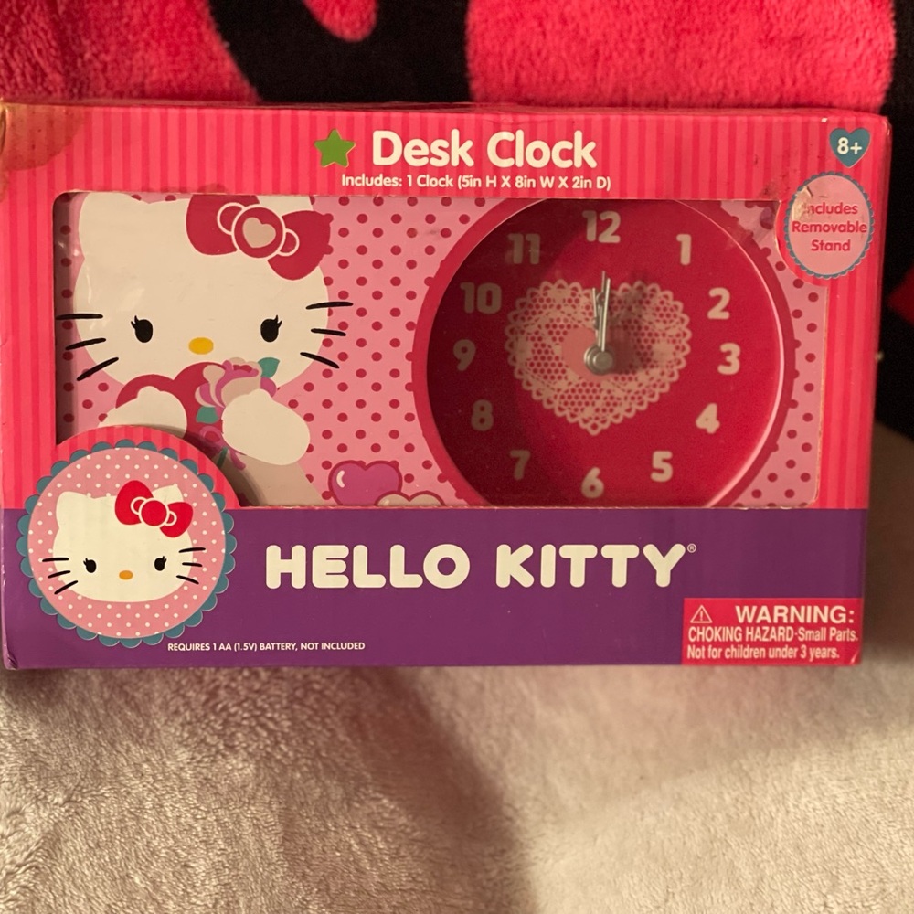 Hello kitty clock